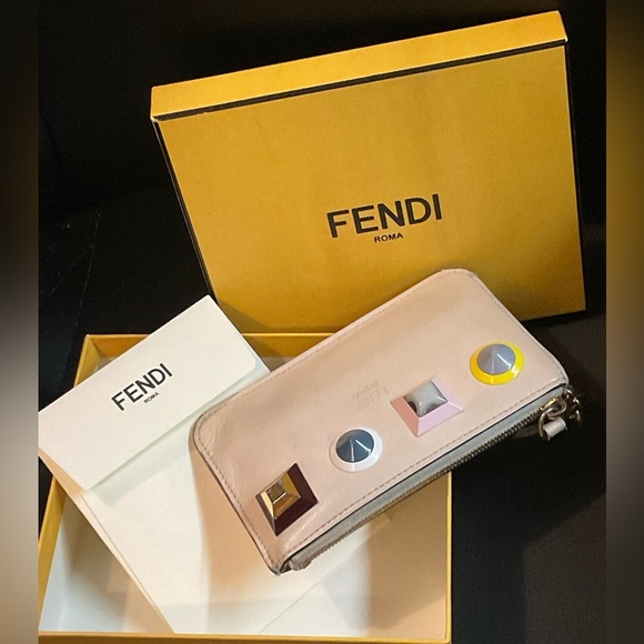 FENDI leather studded key case pouch with original box - Picture 6 of 7